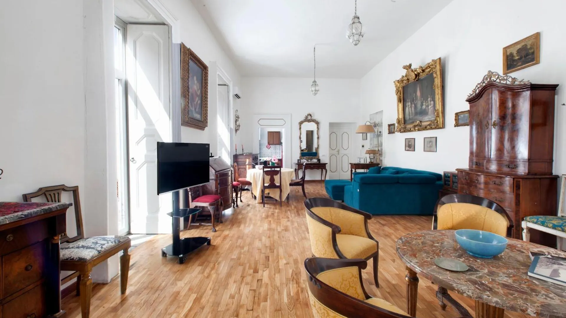 Teresella Suite Napoli 0*,  Italia